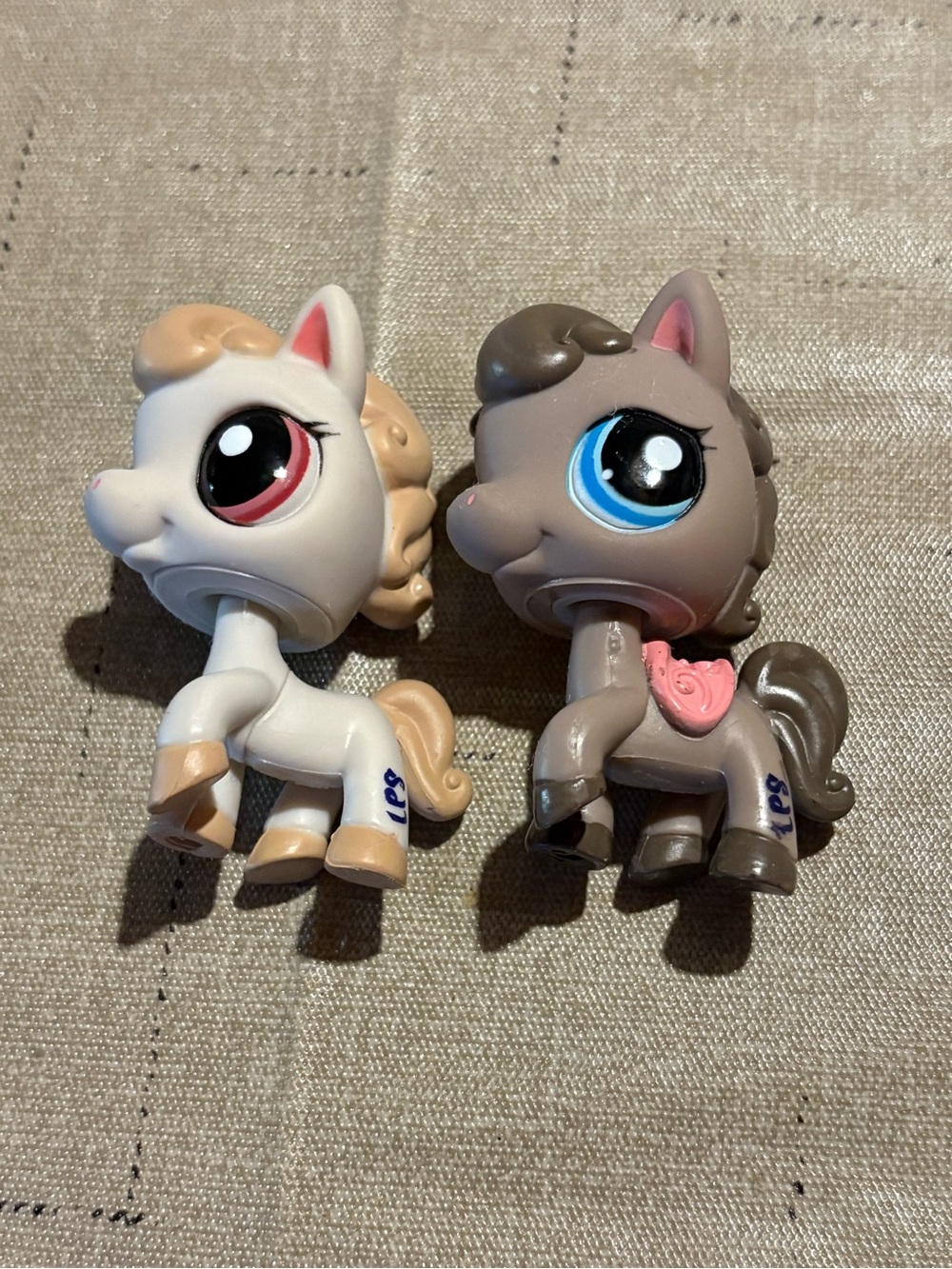 2006/7 Littlest Pet Shop Cream and Brown Pony Duo
